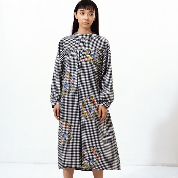 お買い求めしやすい価格 スーパーハッカフィーユ 13号 15号 19号 Bouquet ギンガムチェックリトルフラワーハウス刺しゅうワンピース 他店圧倒価格 最安値に挑戦 Carlavista Com