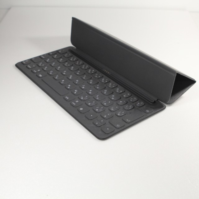 (中古)Apple 10.5インチ iPad Pro用 Smart Keyboard MPTL2J/A(352-ud)