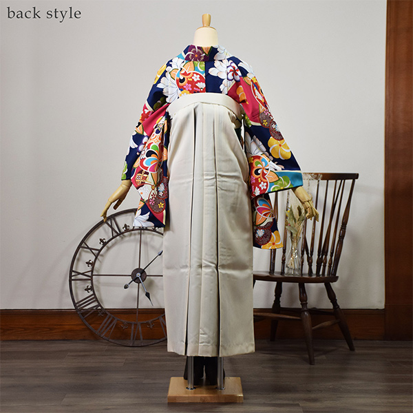100%新品2022 袴 橘や牡丹+二色袴:白×紺+袴下帯:赤・緑・黄色・ピンク」レディース 二尺袖着物セッの通販はau PAY マーケット - 京都きもの町|商品ロッ セット 卒業式 女性 3点セット「二尺袖:紺地 2022正規激安