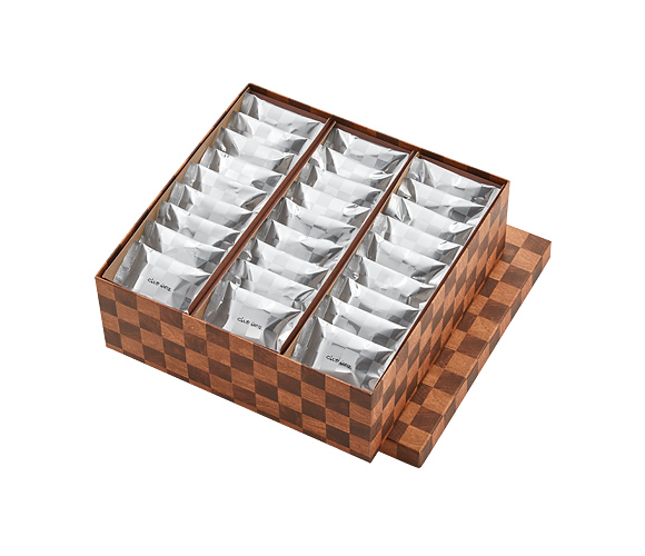 在庫あり 即納 Club Harie クラブハリエ バームクーヘン ドライバーム 81個入り 公式限定新作 送料無料 Www Flixel Org