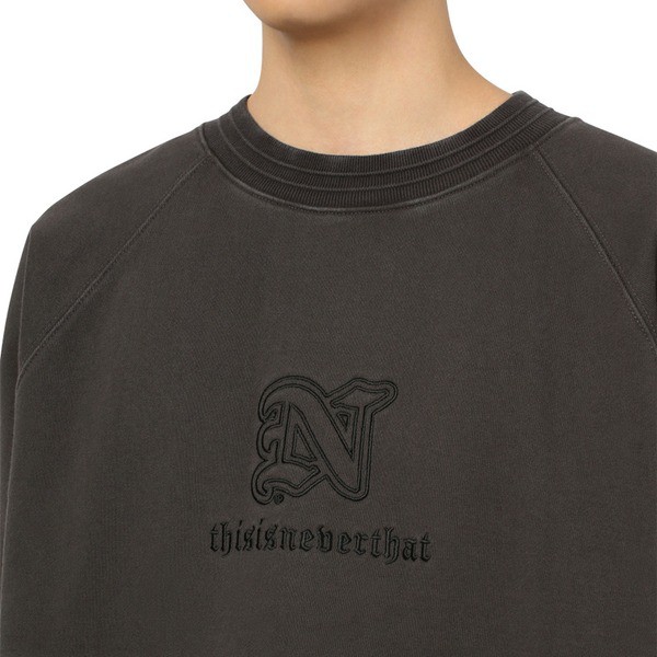国産新作 thisisneverthat(ディスイズネバーザット)TN21SSW008 PAY マーケット - フジックス|商品ロットナンバー:500168020 パイプリブクルーネックトレーナー チャコール Mの通販はau 在庫大特価