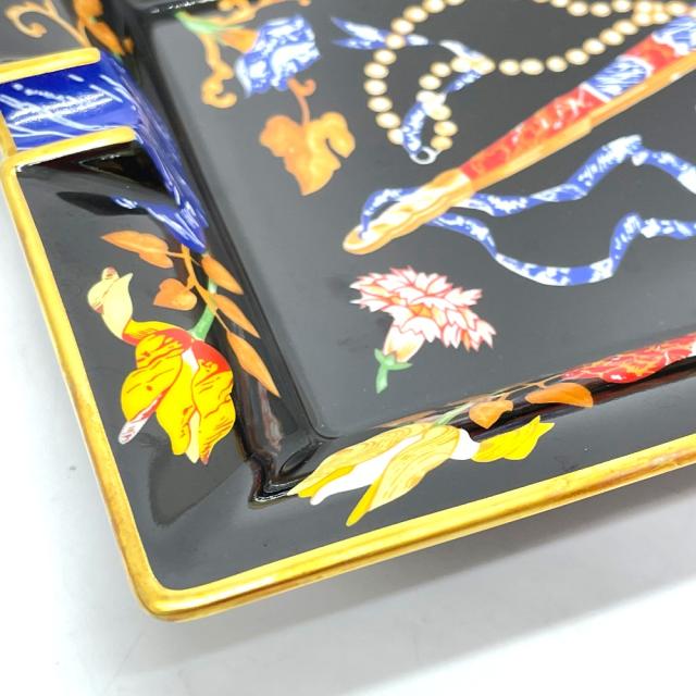 安い100%新品 あす着 HERMES エルメス 花柄 小物入れ 灰皿 陶器 ブラック ユニセックスの通販はau PAY マーケット - ブランドショップ リファレンス|商品ロットナンバー:504703539 低価人気