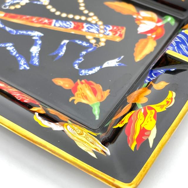 安い100%新品 あす着 HERMES エルメス 花柄 小物入れ 灰皿 陶器 ブラック ユニセックスの通販はau PAY マーケット - ブランドショップ リファレンス|商品ロットナンバー:504703539 低価人気
