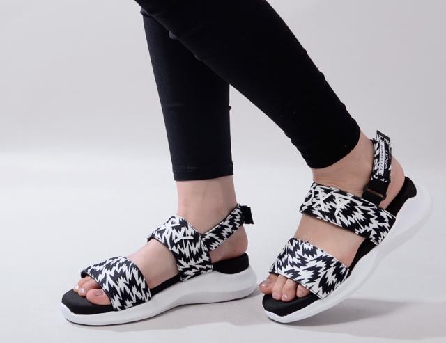 希少 大人気 Roxy ロキシー サンダル レディース 厚底 つっかけ おしゃれ かわいい スポーツサンダル スポサン Roxy X Eley Kishimoto Believer イー 21福袋 Keita Com Br