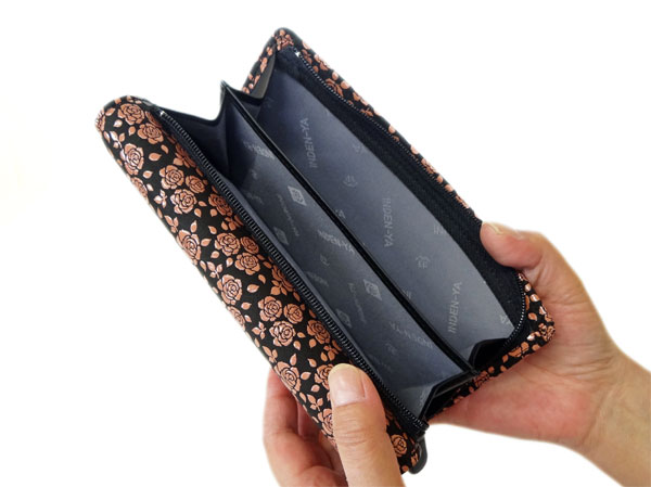 偉大な 印傳屋 送料無料 和柄の大きなファスナー小銭入れの長財布 印伝 黒地ピンク漆 ローズ小柄 2310 高級感 Olsonesq Com