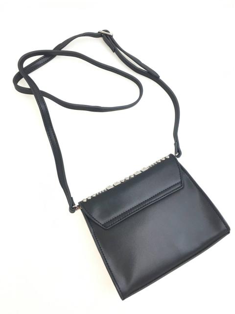 Egoist エゴイスト スタッズショルダーバッグ 黒 レディースの通販はau Wowma ワウマ ブランド古着の買取販売 Wanboo 商品ロットナンバー