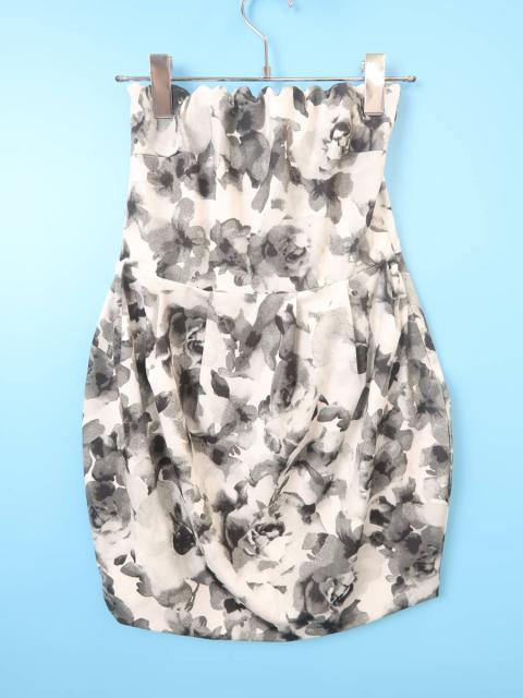 Lip Service リップサービス フラワータックベアトップワンピース 白 グレー レディース Sランクの通販はau Wowma ワウマ ブランド古着の買取販売 Wanboo 商品ロットナンバー