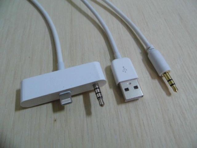 送料無料 Iphone6 6plus用iphone5 5s用選択可能 車用aux 3 5mm音声出力 Usbケーブル シガー