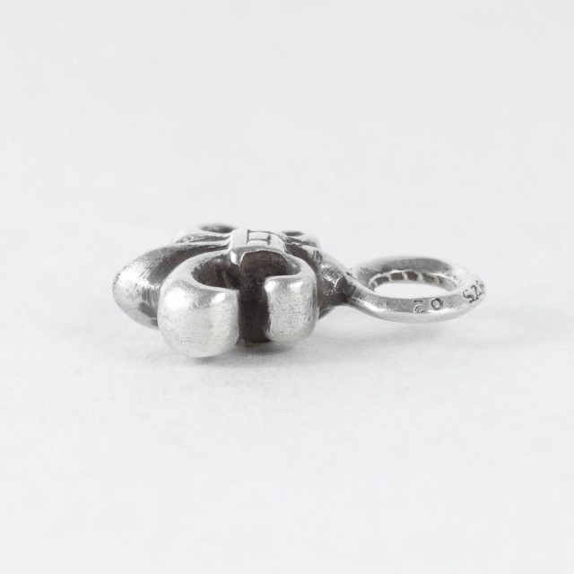 大得価格安≣ CHROME シルバー の通販はau PAY マーケット - ブランド古着のBEEGLE by Boo-Bee|商品ロットナンバー:394870344 HEARTS (クロムハーツ) スタックBSフレアチャーム(STACK BS FLEUR CHARM) HOT新品