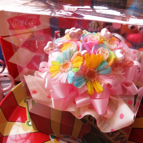 赤字超特価HOT レインボーローズ 花束風 プリザーブドフラワー ケース付き ハート入り ◆誕生日プレゼント・記念日の贈り物におすすめのフラワーの通販はau PAY マーケット - フラワーガーデンリーブス| 定番大人気