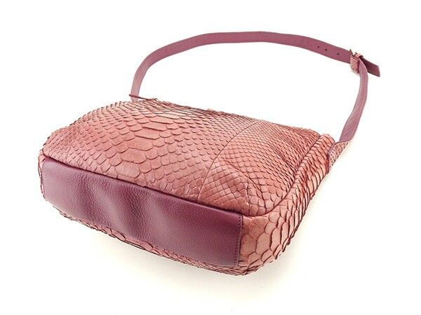 NEW即納 セレクション SELECTION ショルダーバッグ バッグ バック 斜めがけショルダー レディース クロコダイル調 T13686の通販はau PAY マーケット - ブランドデポTOKYO|商品ロットナンバー:368864143 日本製定番