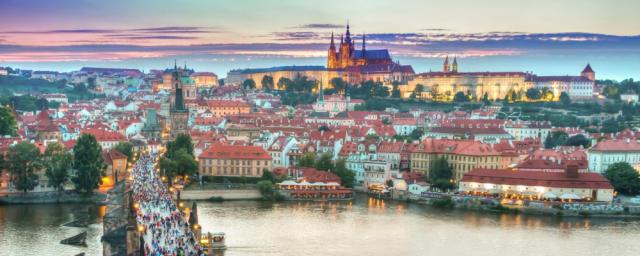 残りわずか 002p1 はがせるシール式 特大1440 576mm 壁紙ポスター チェコ共和国 カレル橋と百塔のプラハ プラハのパノラマ風景 その他 Hlt No
