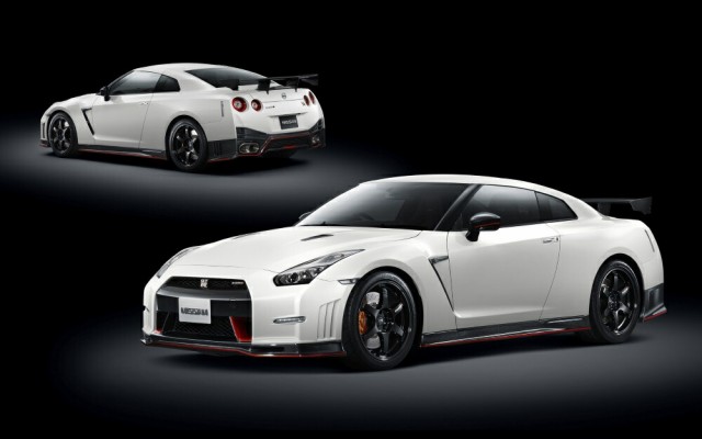 新色追加 絵画風 壁紙ポスター 日産 Gt R Nismo R35 Bホワイトパール 15年 F Rサイドビュー ニッサン R35n 011w1 ワイド版 921mm 576mm 偉大な Carlavista Com