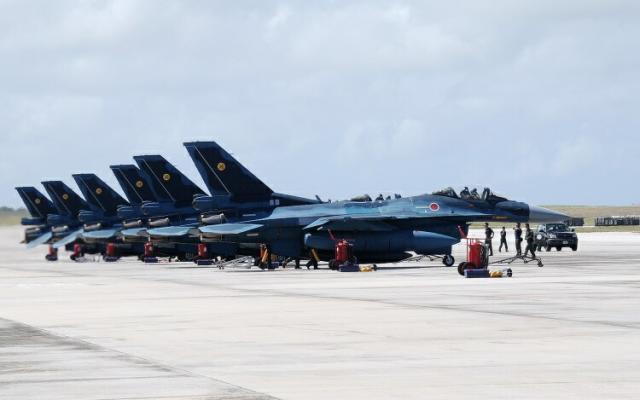 即納 全国送料無料 絵画風 壁紙ポスター 航空自衛隊 F 2 支援戦闘機 F 2a アンダーセン基地 平成の零戦 Jasd 016w1 ワイド版 921mm 576mm 開店祝い Om Astro Com