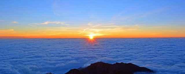 在庫処分特価 絵画風 壁紙ポスター 日の出 夜明け 雲海 ピレネー山脈 フランス 絶景 神秘 癒し Ssrs 101p1 パノラマ版 1440mm 576mm 在庫限りッ アウトレット Carlavista Com