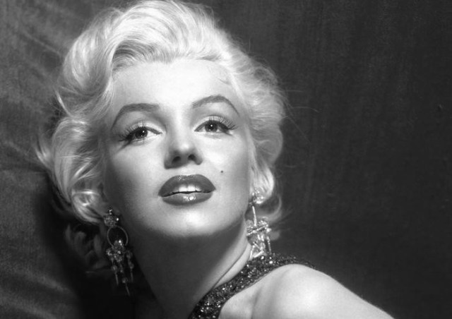 驚きの値段 絵画風 壁紙ポスター マリリン モンロー Marilyn Monroe モノクロ キャラクロ Mam 008a1 A1版 0mm 585mm 在庫限りセール Carlavista Com