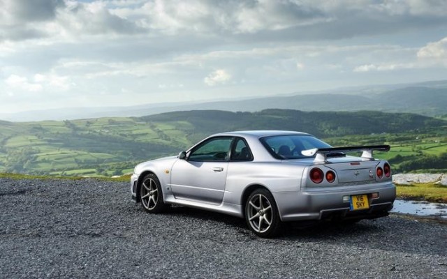 クリアランスバーゲン 絵画風 壁紙ポスター 日産 スカイライン Gt R R34 Specv シルバー 1999年 キャラクロ Nr34 007w1 ワイド版 921mm 576mm 100 安心保証 Arnabmobility Com