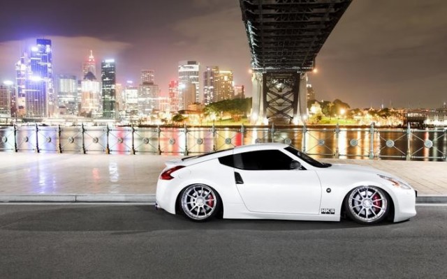 絵画風 壁紙ポスター 日産 フェアレディ 370z Z34型 ホワイト 夜景 キャラクロ Nz34 009w2 ワイド版