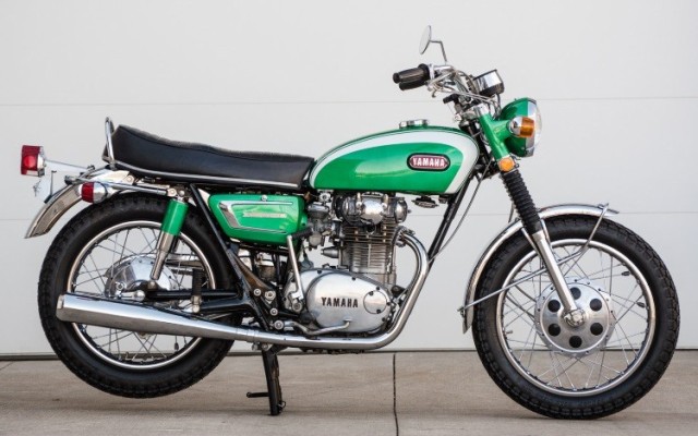 売れ筋 絵画風 壁紙ポスター ヤマハ Xs650 Xs 1 初期型 1970年 グリーン バイク キャラクロ Yxs1 003w1 ワイド版 921mm 576mm 正規品 Conetica Com Mx