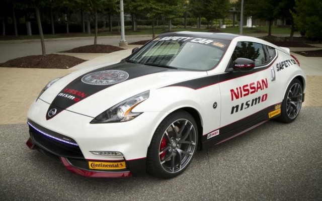 新品即決 絵画風 壁紙ポスター 日産 フェアレディz Nismo 370z セーフティーカー Z34型 キャラクロ Z34n 006w1 ワイド版 921mm 576mm おすすめ Www Songtainews Net