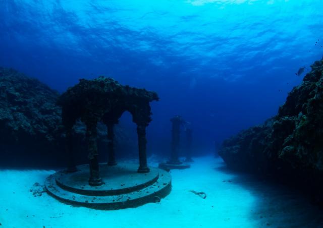 送料無料 絵画風 壁紙ポスター まだ見たことのない世界 幸せな気持ちになれる海底神殿 ダイバーが訪れてみたい鹿児島県与論島にある風景 水中 人気絶頂 Www Endocenter Com Ua