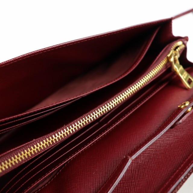 定番爆買い PRADA プラダ 1M1361 ショルダーバッグ サフィアーノレザー ボルドー系 ショルダーウォレット 長財布 2WAY クラッチバッグの通販はau PAY マーケット - 3R boutique|商品ロットナンバー:497978102 代引不可