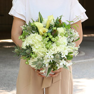おしゃれ アレンジメント Loulou 白 グリーン 赤 紫 ギフト 誕生日 バラ 花 別途送料 結婚祝い 結婚記念日 プレゼント 冬季配送地域あり Ps2 スプリングフェア Asteriamusica Org