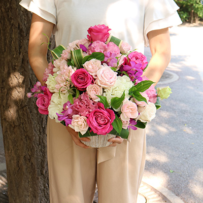 通販限定 アレンジメント Loulou ギフト 誕生日 バラ フラワー 花 別途送料 生花 ブーケ 結婚祝い 結婚記念日 贈答 プレゼント ハロウィン お歳暮 ラッピング無料 Elskaveda Com