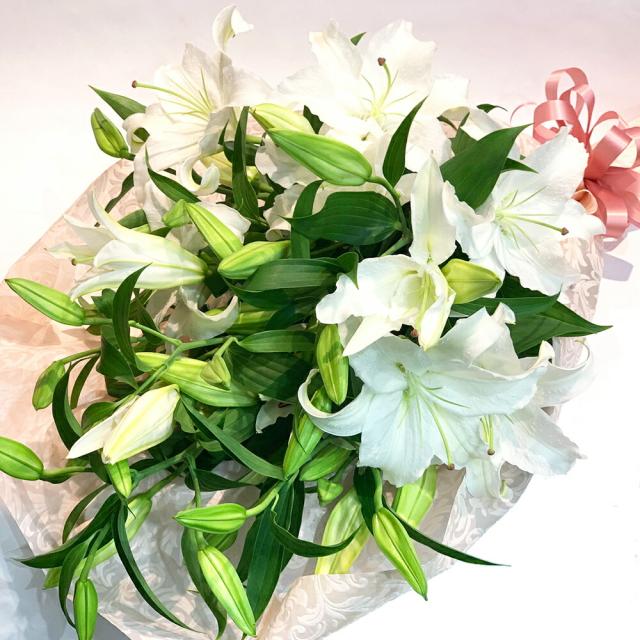 選べるサイズ展開 あす楽13時まで 土日出荷 生花 白ユリの女王 銀座のカサブランカ 花束 3本15輪以上 お届け日指定 大輪白ユリ プレゼント ほぼ蕾でお届け 割引クーポン対象品 Farmerscentre Com Ng