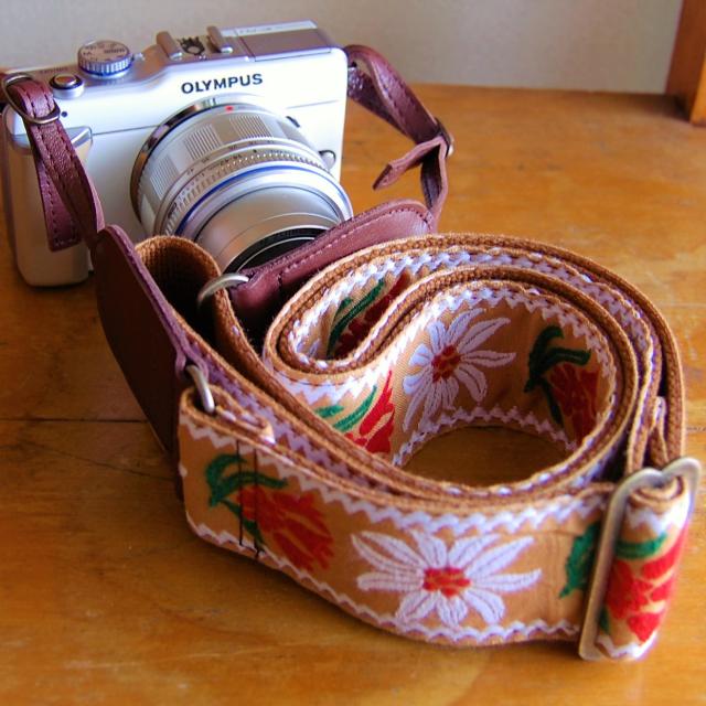 高級感 カメラ ストラップ かわいい おしゃれ レザー 本革 ボヘミアン ラブハンズ チロルの2wayカメラストラップlh 7252 柔らかい Iacymperu Org