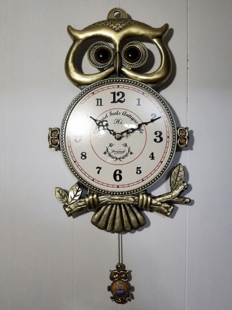 美濃焼 愛嬌のある陶器のふくろうの掛け時計 陶器のインテリア時計