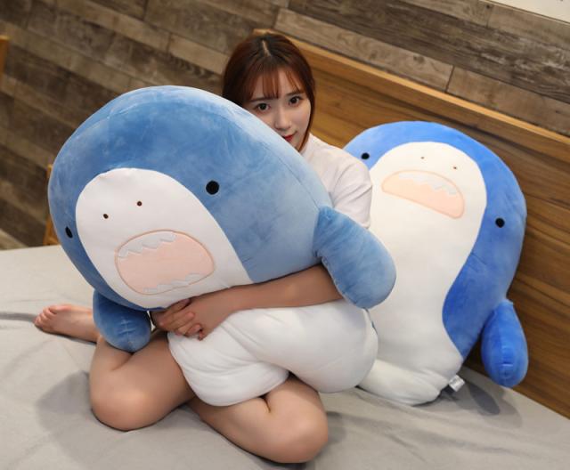 サメ兄弟 抱き枕 大きい ぬいぐるみ 特大 動物 海洋生物 可愛い クッション 抱き枕 誕生日プレゼント ギフト お祝い60cmの通販はau Wowma ワウマ 佐藤商店 商品ロットナンバー