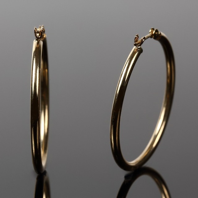好評再入荷 18金 K18 フープ ピアス 2.0 × 30mm ゴールド シンプル 定番 レディース メンズ 両耳 2個 18k 人気 おしゃれ かっこいい アクセサリー の通販はau PAY マーケット - ハッピーグッツショップ|商品ロ 人気が高