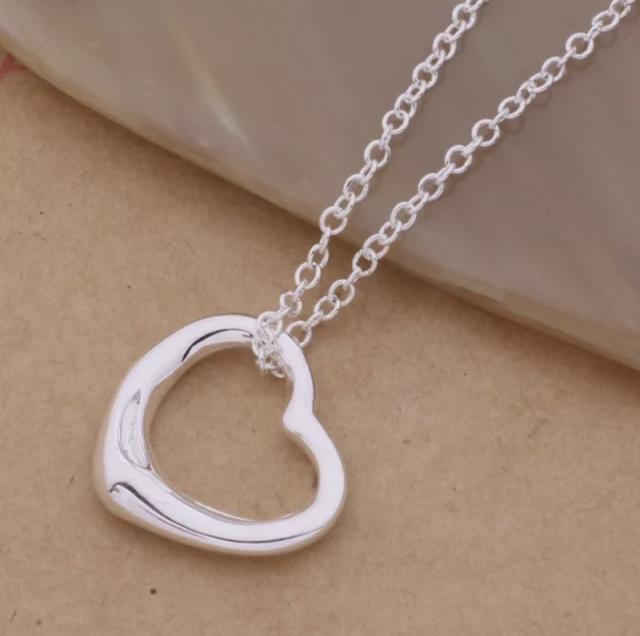 ネックレス レディース 品質満点 シルバー ハート ジュエリー 人気 流行 トレンド おしゃれ 結婚式 プレゼント 女性 ギフト 妻 シ 誕生日 パーティ