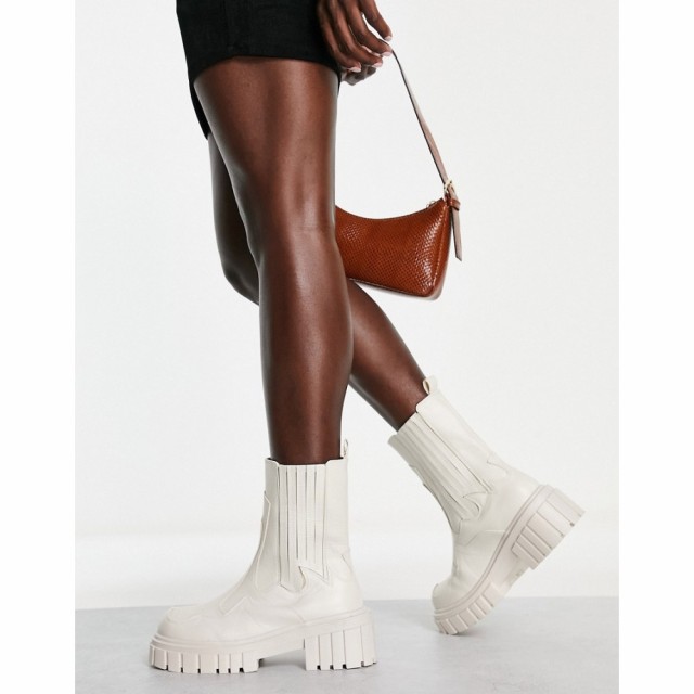 パブリックディザイア Public Desire レディース ブーツ ショートブーツ シューズ・靴 Farfetched Chunky Ankle Boot In White ホワイト