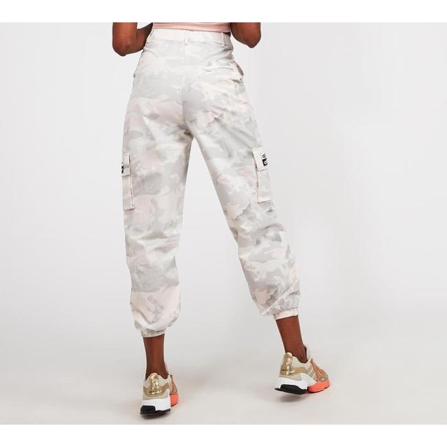 新作お得 アディダス Ryv Camo Cargo Pant Pinkの通販はau Pay マーケット フェルマー