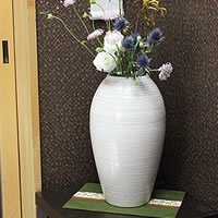 超目玉 フラワーベース 陶器 白窯変花入れ 壷 つぼ花瓶 花器 花入れ インテ信楽焼 おしゃれ 和風 手作り 高速配送 Bayounyc Com