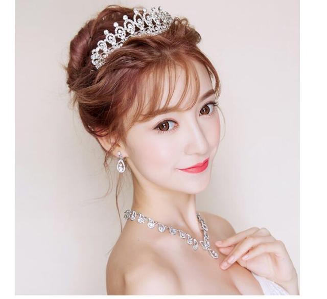 大人気 ウエディングドレス アクセサリー ブライダル3点セット ティアラ ネックレス イヤリング 花嫁用 結婚式 パーティー イベントの通販はau Pay マーケット エルアールショップ 商品ロットナンバー