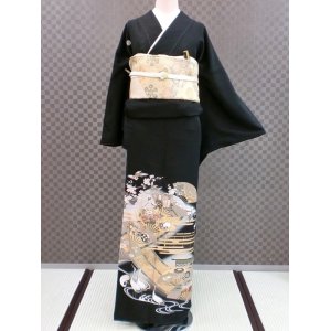 往復送料無料 黒留袖フルセットレンタル 3泊4日 8007 結婚式 袷 Sサイズの通販はau Wowma ワウマ きもの屋 晴 Haru 商品ロットナンバー