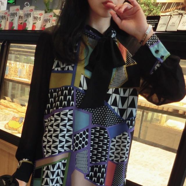 ワンピース レディース 幾何学模様ワンピース レトロワンピース 膝丈 ワンピ 長袖 リボンタイ 個性的 お洒落 大きいサイズの通販はau Pay マーケット Happy Toon Wowma店 商品ロットナンバー