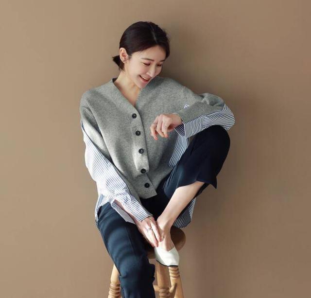 カーディガン 薄手 ロングカーディガン 秋冬カーディガン Vネック ドッキングデザイン ストライプ シャツカーディガン 大人カジュアルの通販はau Wowma ワウマ Cho 商品ロットナンバー