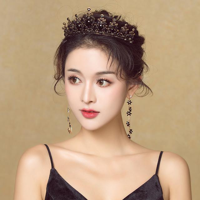 ウェディング ヘッドドレス アクセサリー ティアラ 王冠 クラウン カラーストーン ブラック 黒 2点セット 4種類 かっこいい クール 結婚の通販はau Pay マーケット Marmelo Sunnyday 商品ロットナンバー