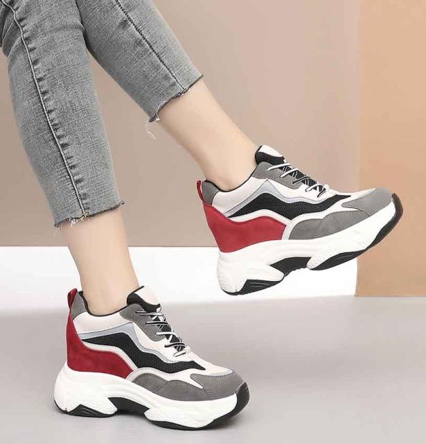 即納 レディーススニーカー 厚底ヒール ヒールスニーカー お洒落歩きやすいスニーカー おしゃれ ファッション シンプル おしゃれ フの通販はau Pay マーケット Davi 商品ロットナンバー