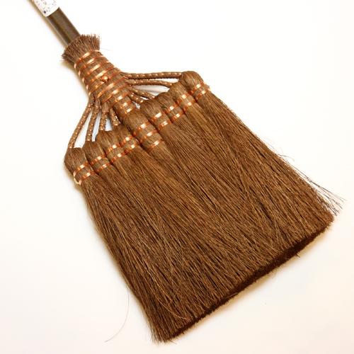 注目の 棕櫚 ほうき 和歌山県 山本勝之助商店 掃除機 モップにも勝るスグレモノ 室内箒 棕櫚 しゅろ 9玉長柄箒 掃除道具 日本産 職人 半額品 Olsonesq Com
