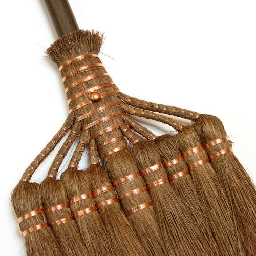 高速配送 棕櫚 ほうき 和歌山県 山本勝之助商店 掃除機 モップにも勝るスグレモノ 室内箒 棕櫚 しゅろ 9玉長柄箒 掃除道具 日本産 職人 新作モデル Olsonesq Com