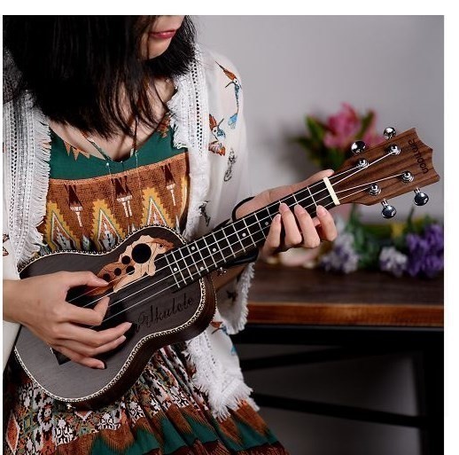 超可爱 新品 エレキウクレレ ローズウッド コンサート ピックアップ付 初心者 上級者 おしゃれ ハワイアン パーツ 弦 アクセサリー Mundoblanco Cl