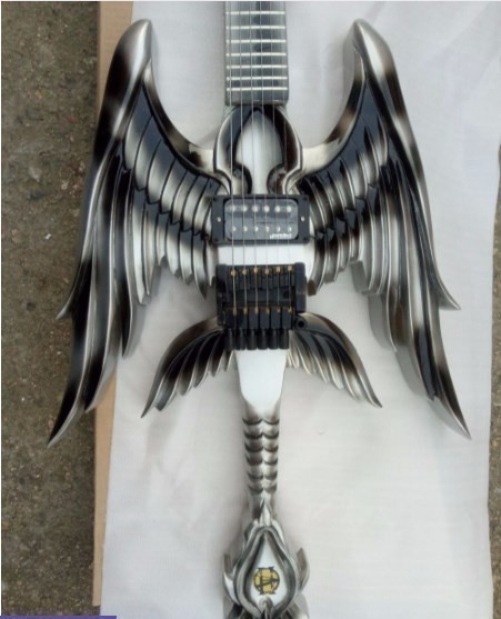 靴下のひかり屋 カスタムギター エンジェルソードギター 天使の羽 ロック ビジュアル系 剣