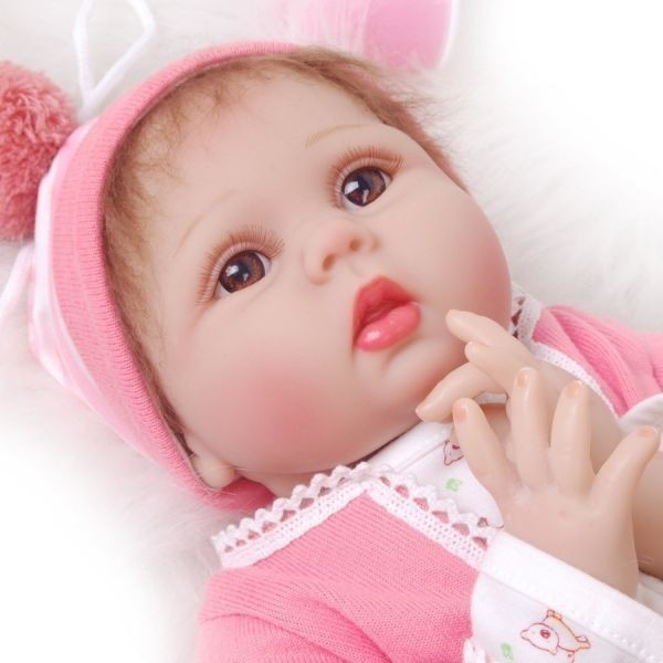 数量限定 特売 リボーンドール リアル赤ちゃん人形 かわいいベビー人形 衣装と哺乳瓶 おしゃぶり付き ブラウンアイ 優しいお顔の女の子 最適な価格 Bayounyc Com