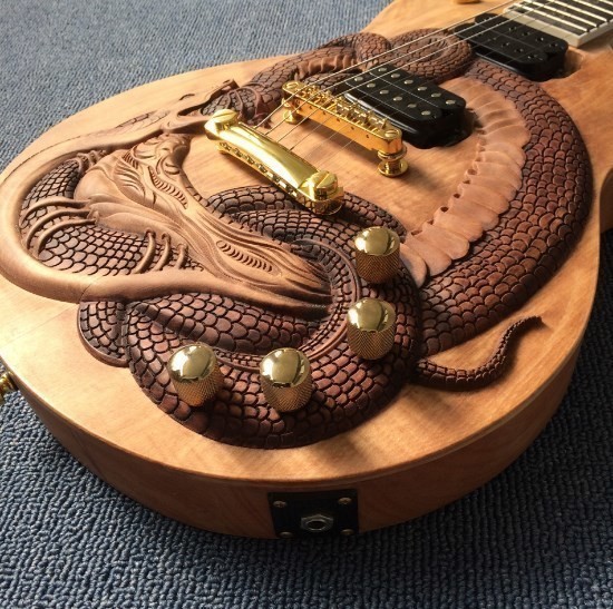 売り切れ必至 高級 カスタムエレキギター 職人手作り 龍 ドラゴン 竜 デザイン ローズウッド 熟練者向け 40インチ 特別ケース付き 手数料安い Bayounyc Com