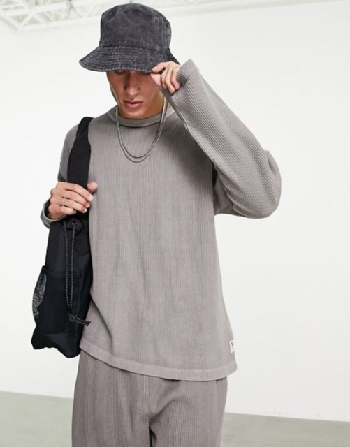 リーボック メンズ Tシャツ トップス Reebok Natural Dye waffle long sleeve top in boulder gray Gray